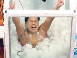 Tam 120 dakika buzda kaldılar