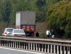 Kamyoncuya kadın gaspı!