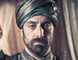 Kanuni rolünde kaza geçirdi