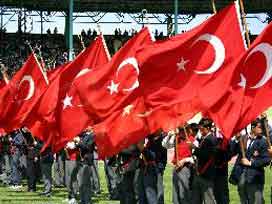 Komutan gidiyor yönetici geliyor!