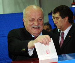 Sadri Şener en medyatik başkan