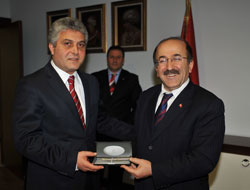 AK Parti'den Belediyeye çıkarma