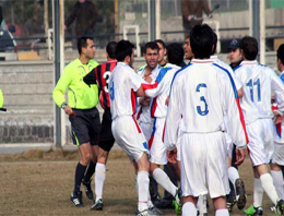 Kararı beğenmedi, hakeme girişti