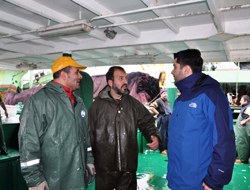 Balıkçıların peşinden Poti’ye gitti!