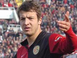 Batuhan Karadeniz zehirlendi