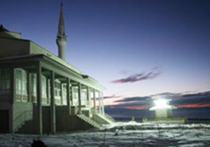 Güneşin karla selamlaştığı an