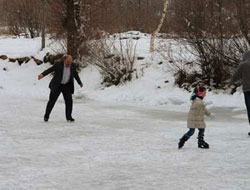 Karadeniz usulü buz pateni!