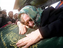 Defne son yolculuğuna uğurlandı