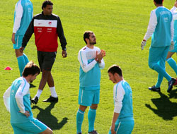 TS'liler Hooijdonk ile çalıştı