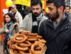Atanamayınca simit sattılar!