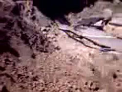 Akçaabat'ta yol çöktü!