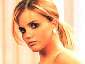 Tuğçe Kazaz yine dinini değişti!