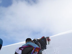 KTÜ'lülerden Zirve Tırmanışı