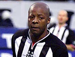 Nouma Özkalfa'ya ateş püskürdü