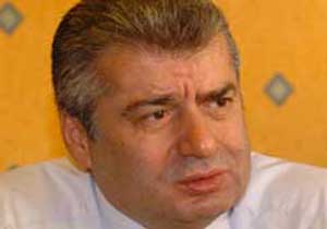 İsmi açıkla Emin Kahraman