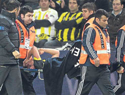 Emre Belözoğlu hüngür hüngür!