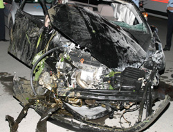 Araçlar birbirine girdi:1 ölü,6 yaralı