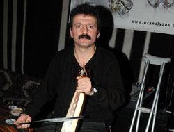 Trabzon'da sahneye değnekle...