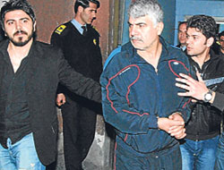 Polis, eşofmanıyla yakaladı