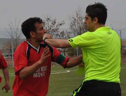 Bu da Hakem Yumruğu!