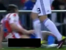 Mesut'tan rakibine +18'lik faul!