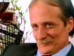 Ünlü tiyatrocu yaşamını yitirdi!