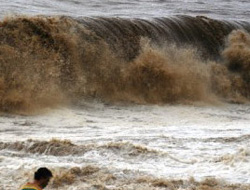 Antalya'yı sel vurdu: 1 kayıp