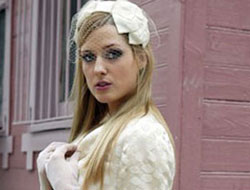 Kadınlar: Caroline ülkene dön!