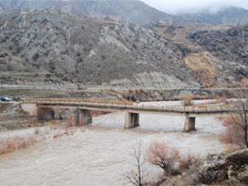 8 köyün ortak köprüsü tehlikede