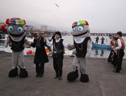 Nihat Doker kostümlerini giydi