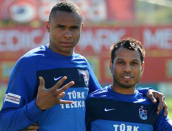 Oflu Ali, Brezilyalı Jaja'ya kesik attı