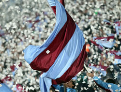Taraftar Trabzonspor'u bekliyor!