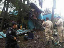 Uçak düştü: 2 ölü, 4 yaralı