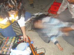 Yola atlayan çocuğu tır ezdi!