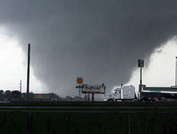 ABD'yi hortum vurdu: 72 ölü!