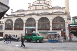 Cuma'da cemaate tulum sürprizi!