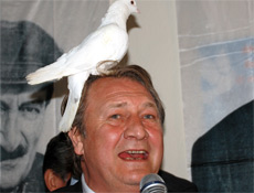 Ecevit'i betonla gömmek istediler