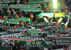 Bursaspor taraftarı valiliğe yürüdü
