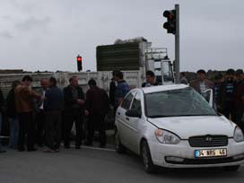 Davetiyesini dağıtırken can verdi