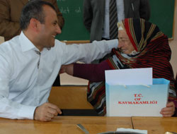 Of'ta 75'lik ninenin diploma sevinci