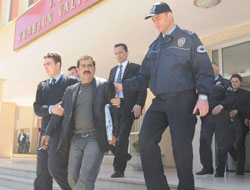 Trabzon'da çatıdan atlamak istedi