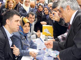 Hakan: Siyasette de hücümum