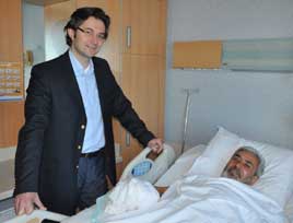 Ayak parmaklarını eline diktiler!