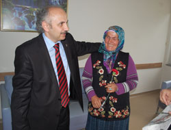 Yunus Karabela halkın içerisinde