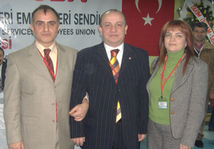 1 oy farkla yeniden başkan