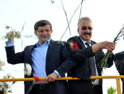 CHP'li Sak, AK Parti otobüsünde!