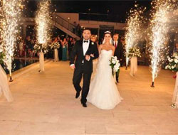 Ünlü sanatçı dünyaevine girdi