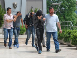 Hırsızı tavuk yakalattı