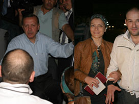 Erdoğan'a yüzük taktırdılar