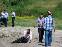 Karnesini almadan derede boğuldu